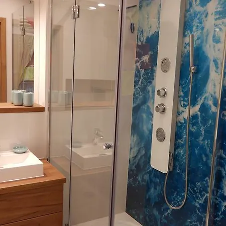 Blue Wave Apartament_walowa_25 City Center شقة